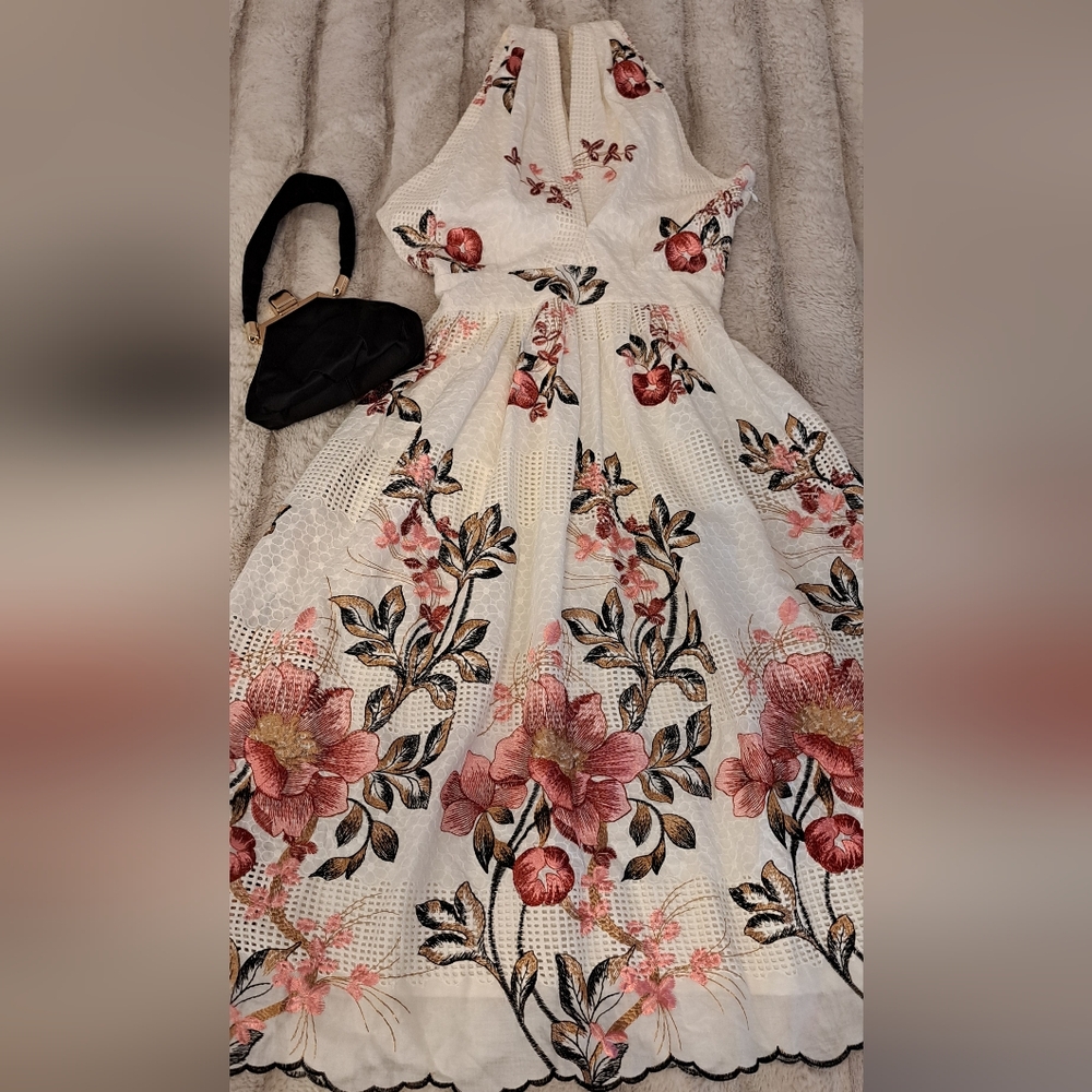 Chic Floral Embroidered Midi Dress